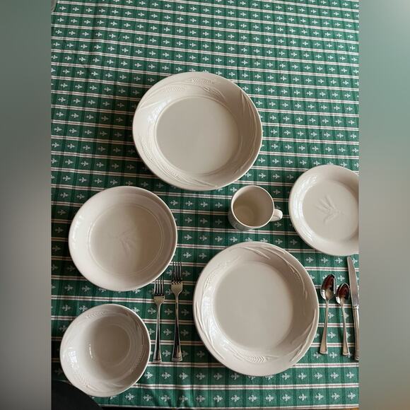 Pottery Barn by Dansk Wheat Platter Made in Portugal - Picture 7 of 7